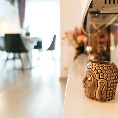 Cozy Special Pallady Apartament With Garden & Courtyard Bukares Bagian luar foto