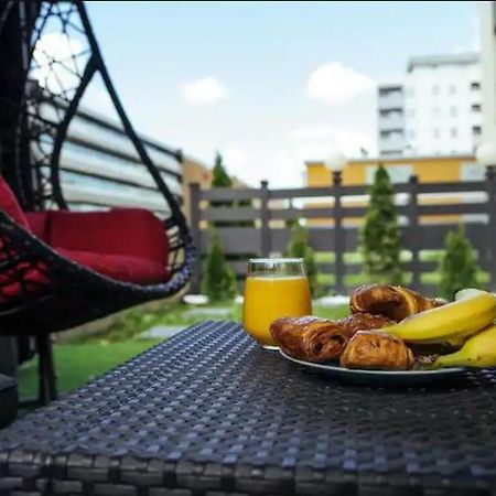 Cozy Special Pallady Apartament With Garden & Courtyard Bukares Bagian luar foto