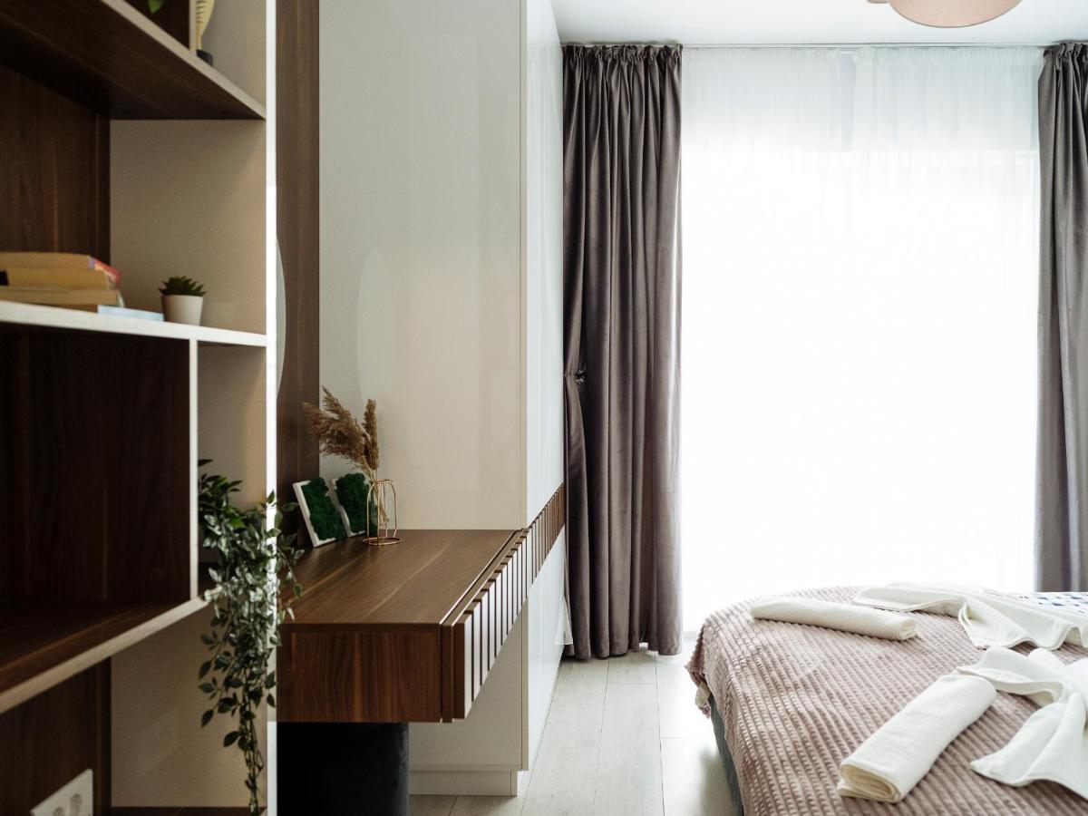 Cozy Special Pallady Apartament With Garden & Courtyard Bukares Bagian luar foto