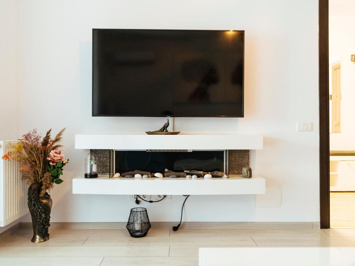 Cozy Special Pallady Apartament With Garden & Courtyard Bukares Bagian luar foto