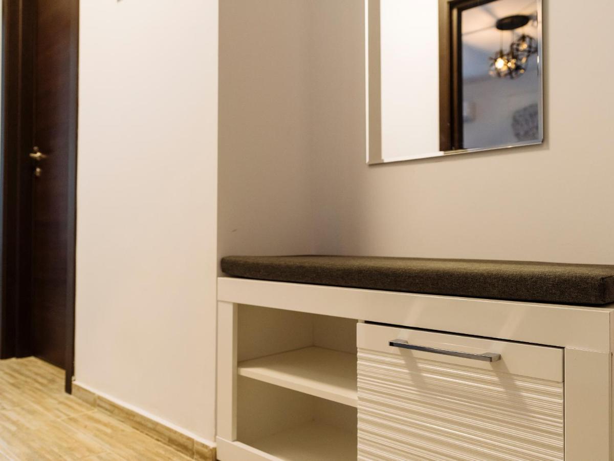 Cozy Special Pallady Apartament With Garden & Courtyard Bukares Bagian luar foto