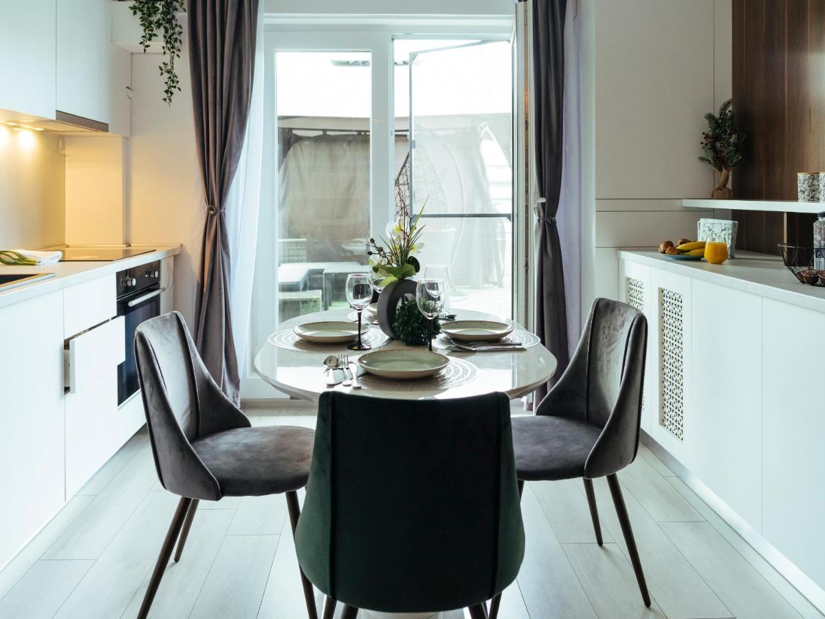 Cozy Special Pallady Apartament With Garden & Courtyard Bukares Bagian luar foto