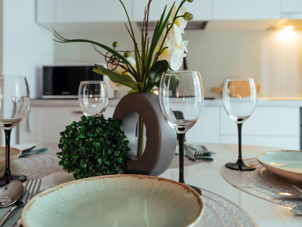 Cozy Special Pallady Apartament With Garden & Courtyard Bukares Bagian luar foto