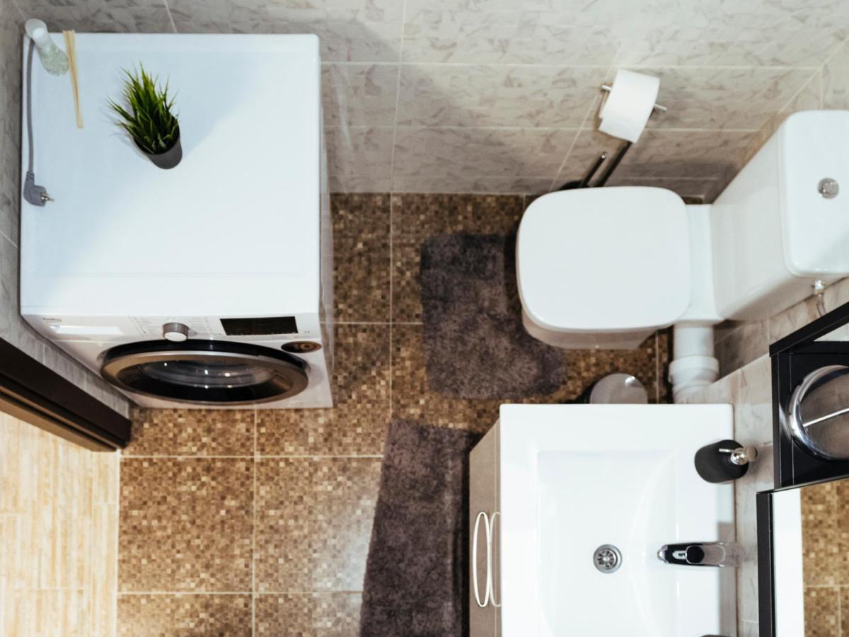 Cozy Special Pallady Apartament With Garden & Courtyard Bukares Bagian luar foto